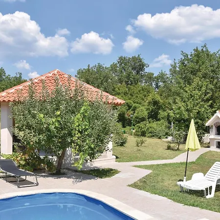 Сasa de vacaciones Three-bedroom In *